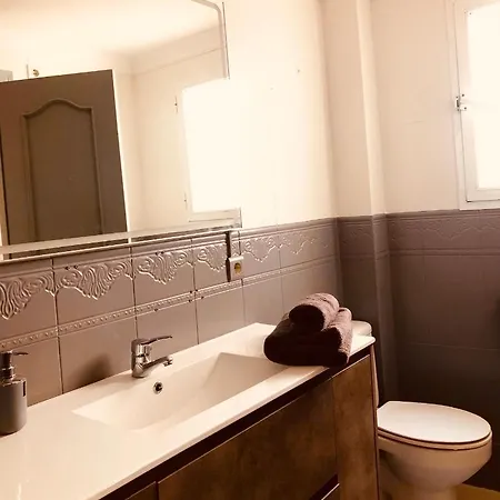 Parentale Avec Salle De Bain Privative Проживання в сім'ї *