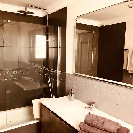 Проживання в сім'ї Parentale Avec Salle De Bain Privative Естепона